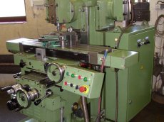 Combined tool milling machine